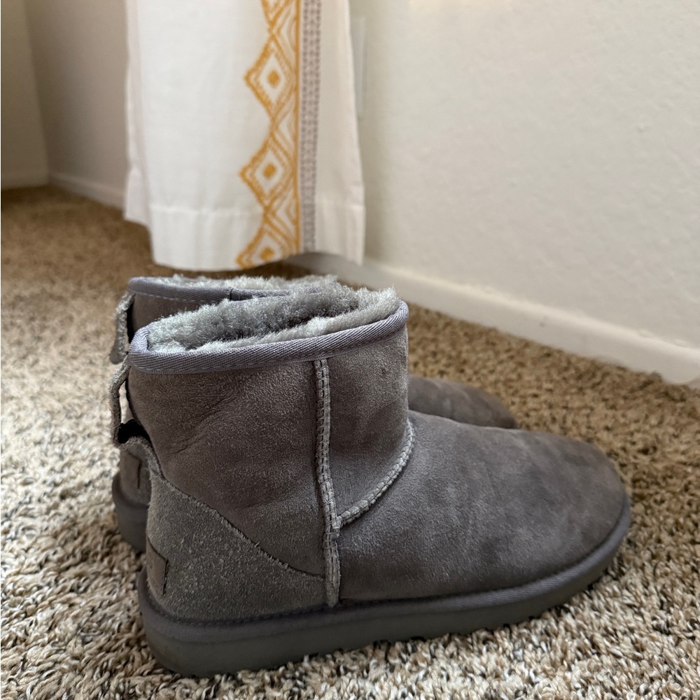 Ugg classic Mini Boot